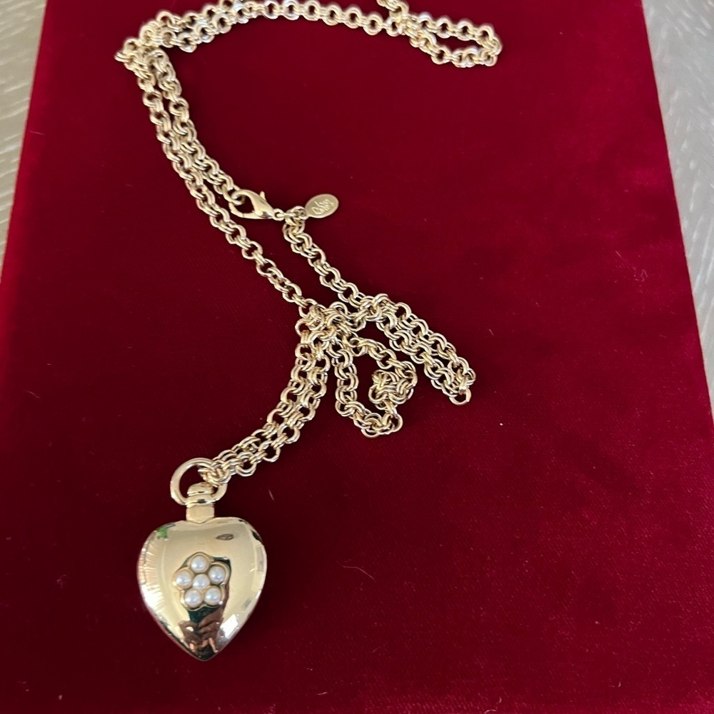 Joan Rivers Hear Necklace